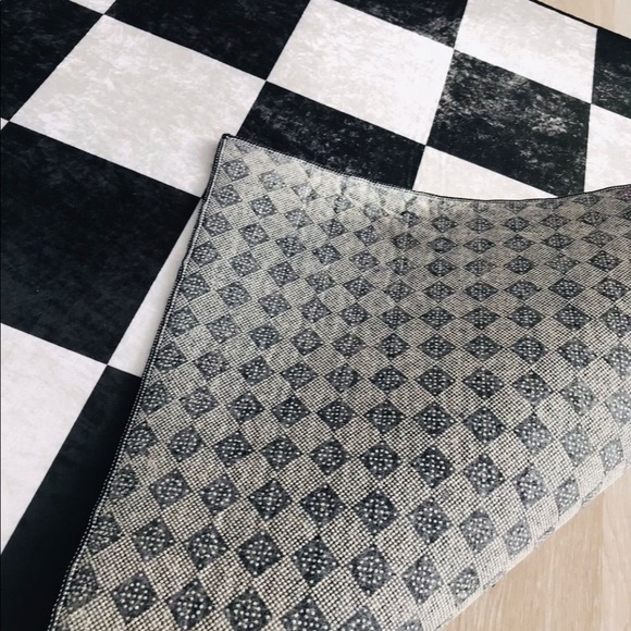 Checkered Rug - Picture 2 of 3